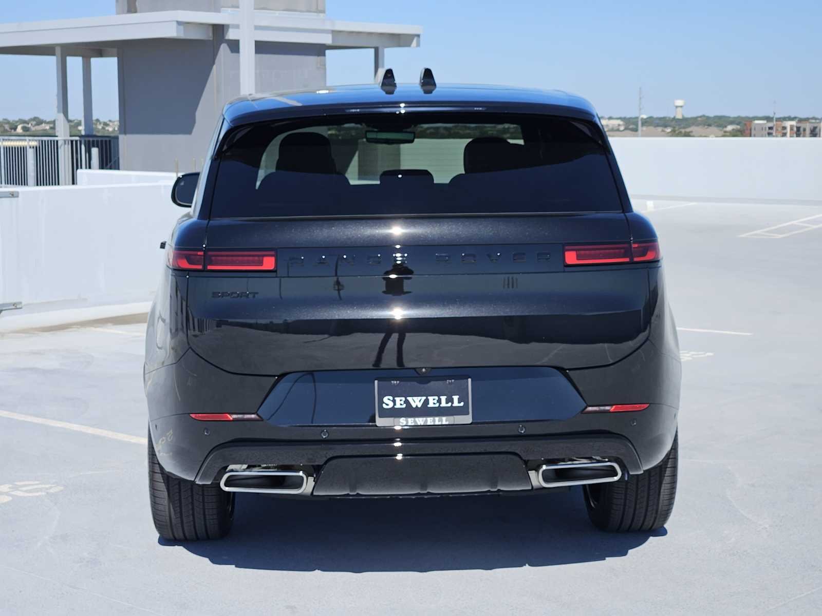 New 2027 Santorini Black LAND ROVER Dynamic SE P400 image 6