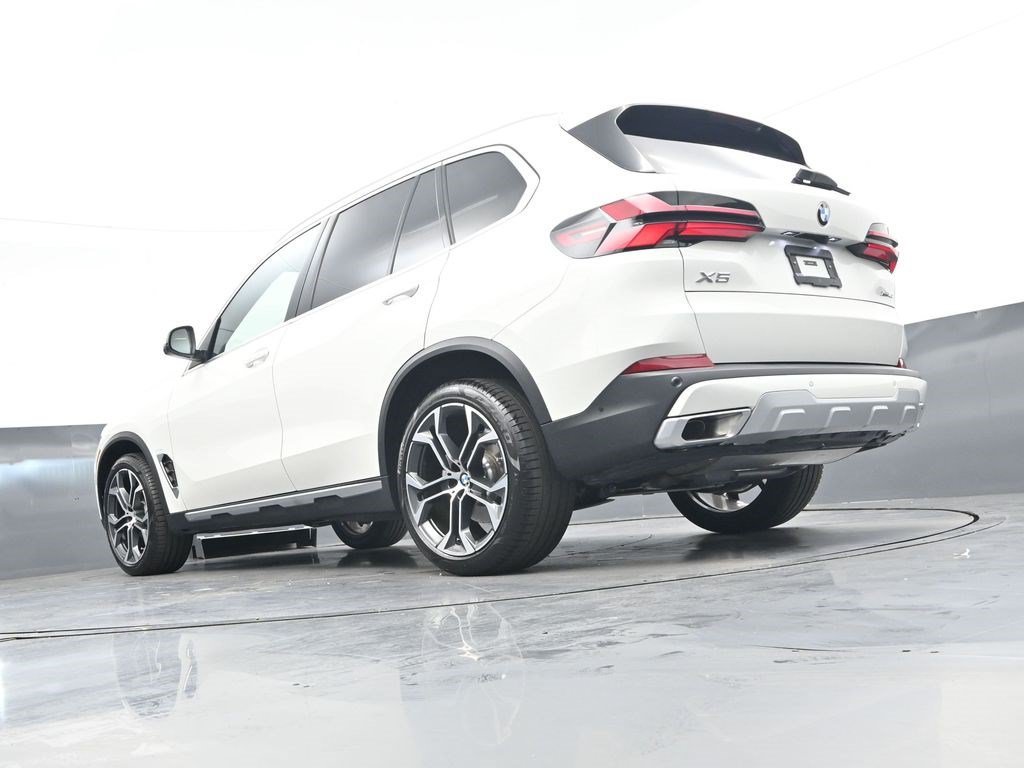 Used 2026 Alpine White BMW xDrive40i image 31