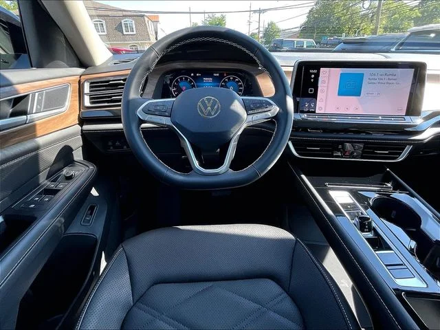 New 2026 Black Volkswagen SE w/Technology image 8