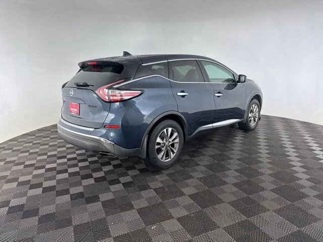 Used 2017 Blue Nissan S image 5