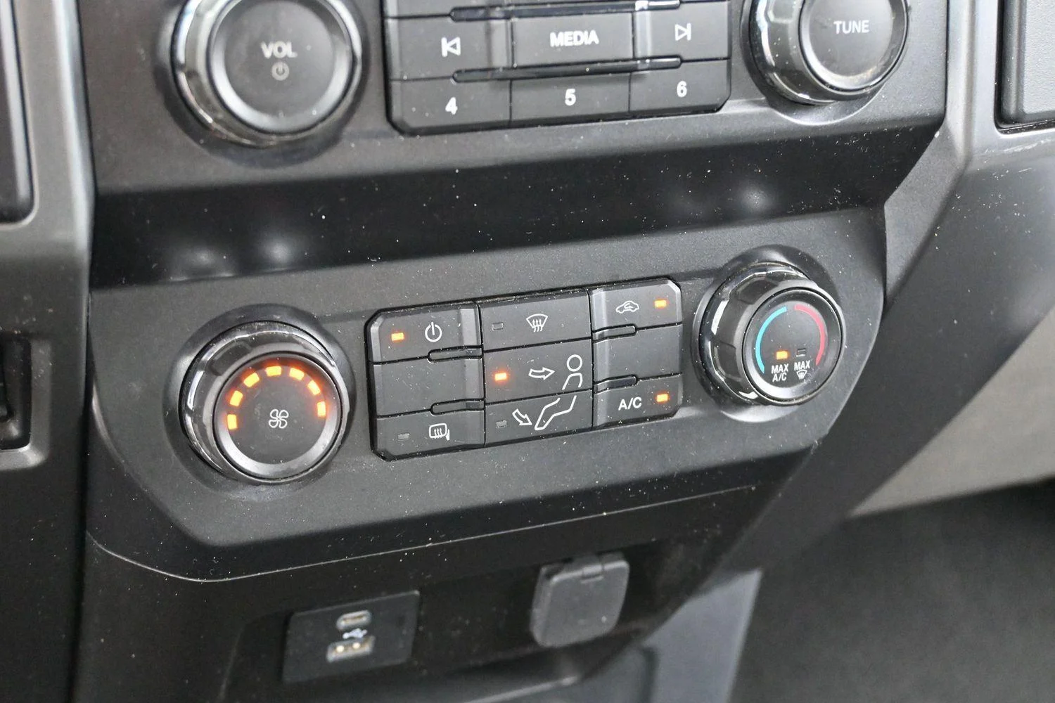 Used 2022 Carbonized Gray Ford XLT image 22