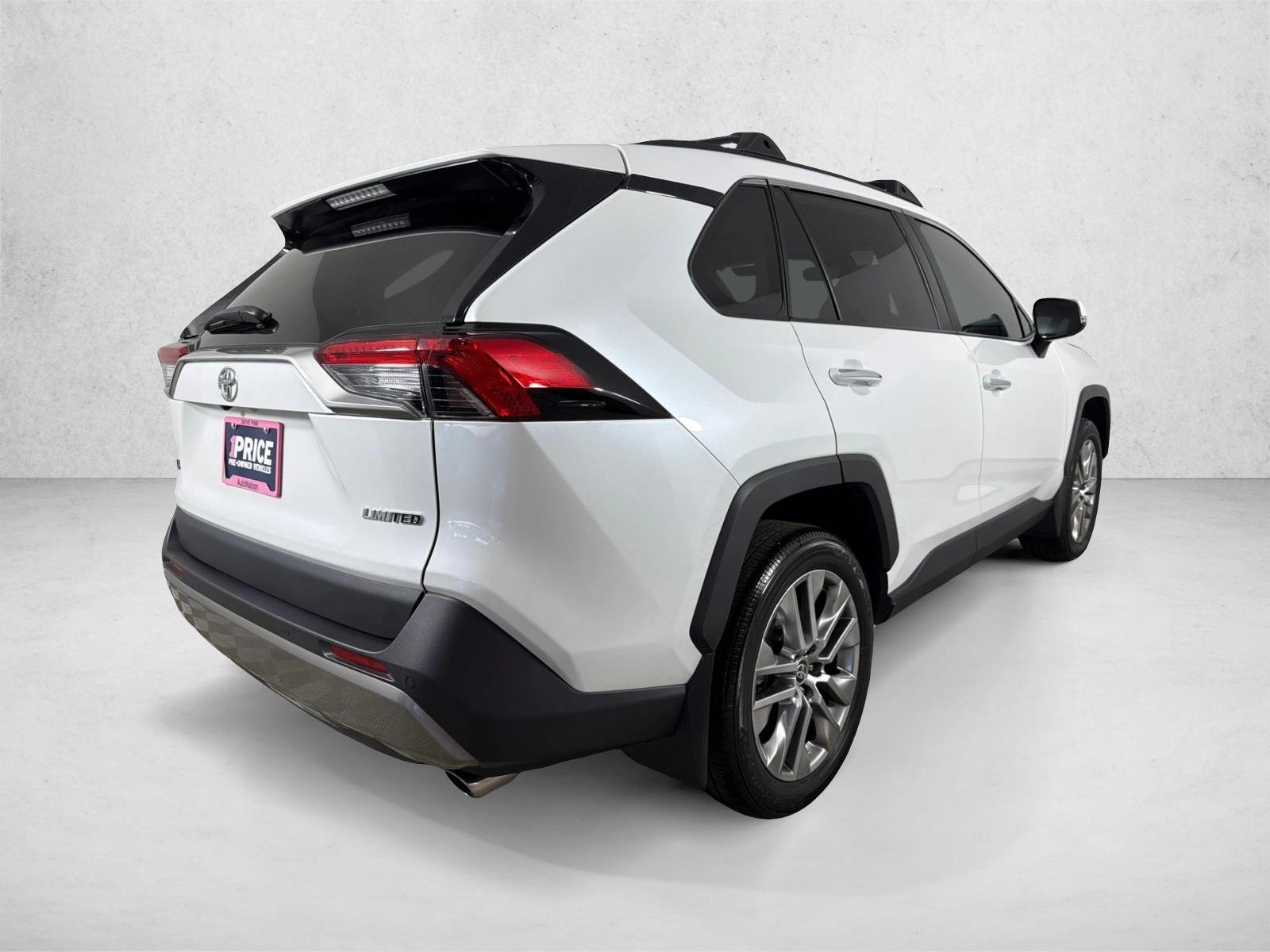 Certified Used 2025 Wind Chill Pearl Toyota Limited image 4