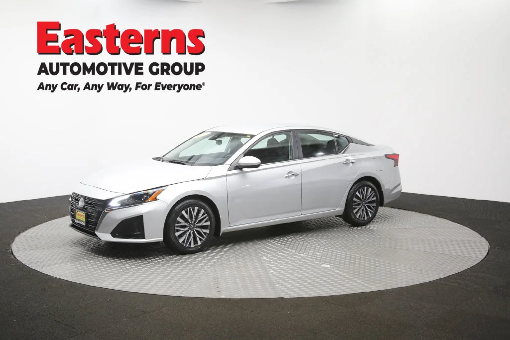 Used 2023 Silver Nissan 2.5 SV image 57