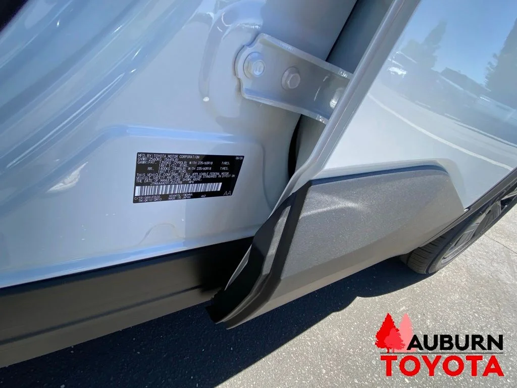 New 2026 Wind Chill Pearl <sup>1</sup> Toyota  SE image 30