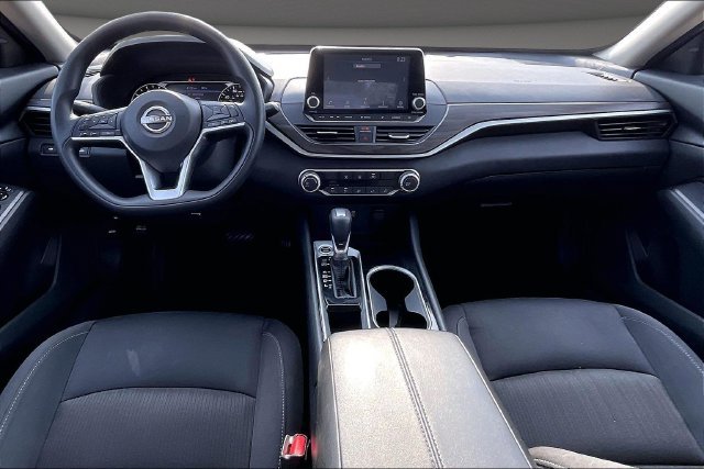 Used 2024 Red Nissan 2.5 SV image 14