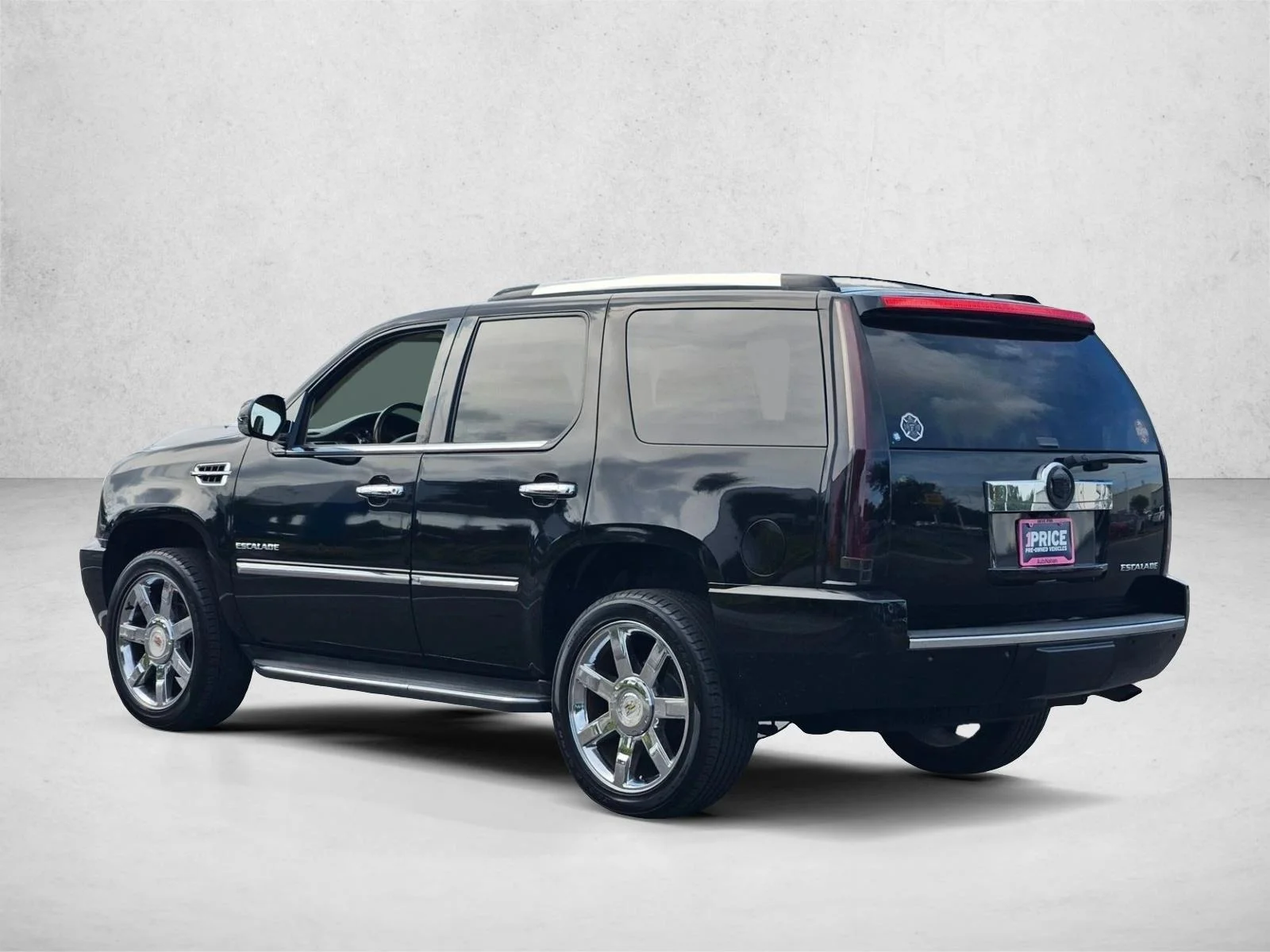 Used 2011 Black Raven Cadillac Luxury image 8