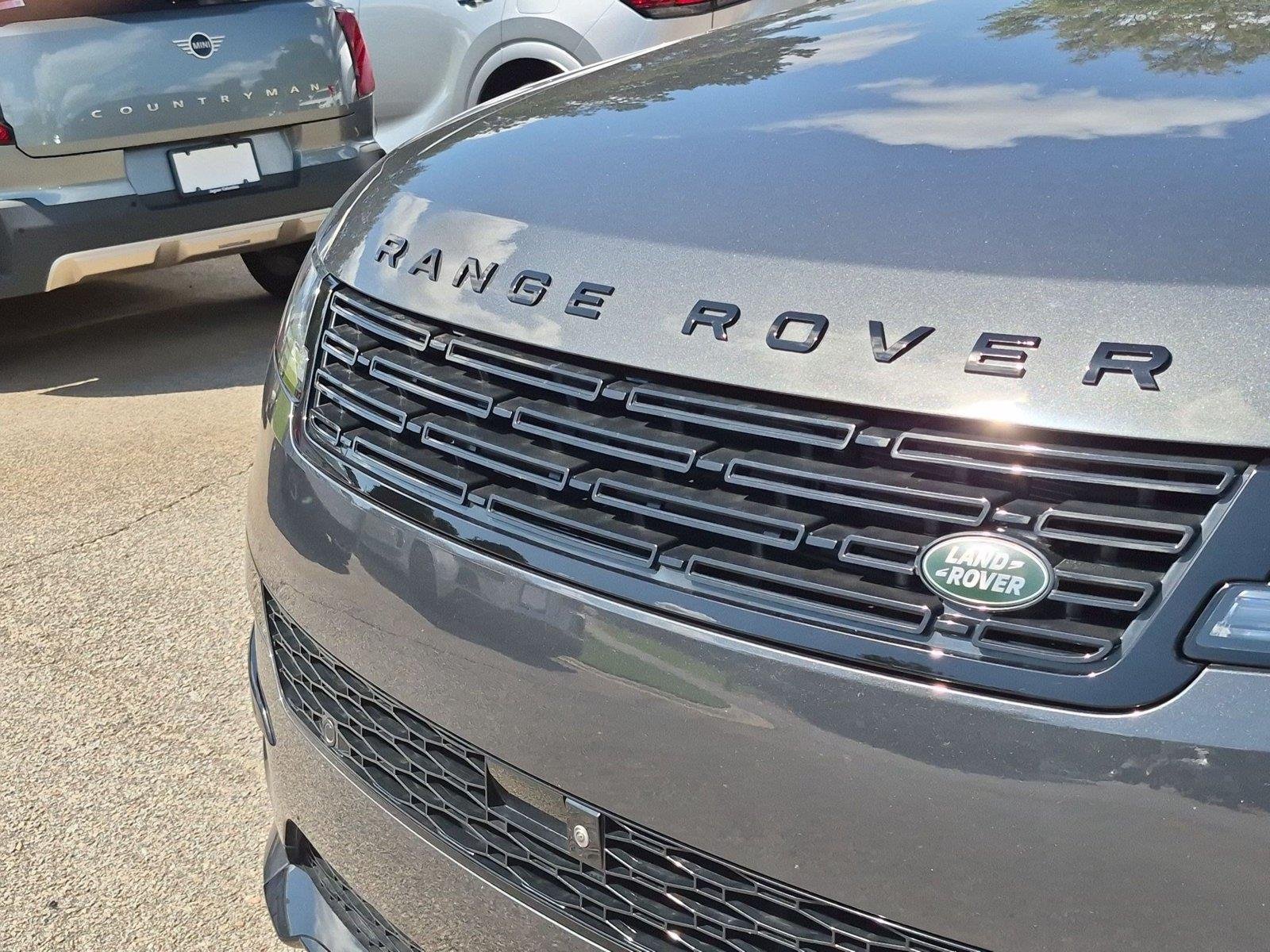 Used 2025 Carpathian Grey Premium Metallic Land Rover Dynamic SE image 13