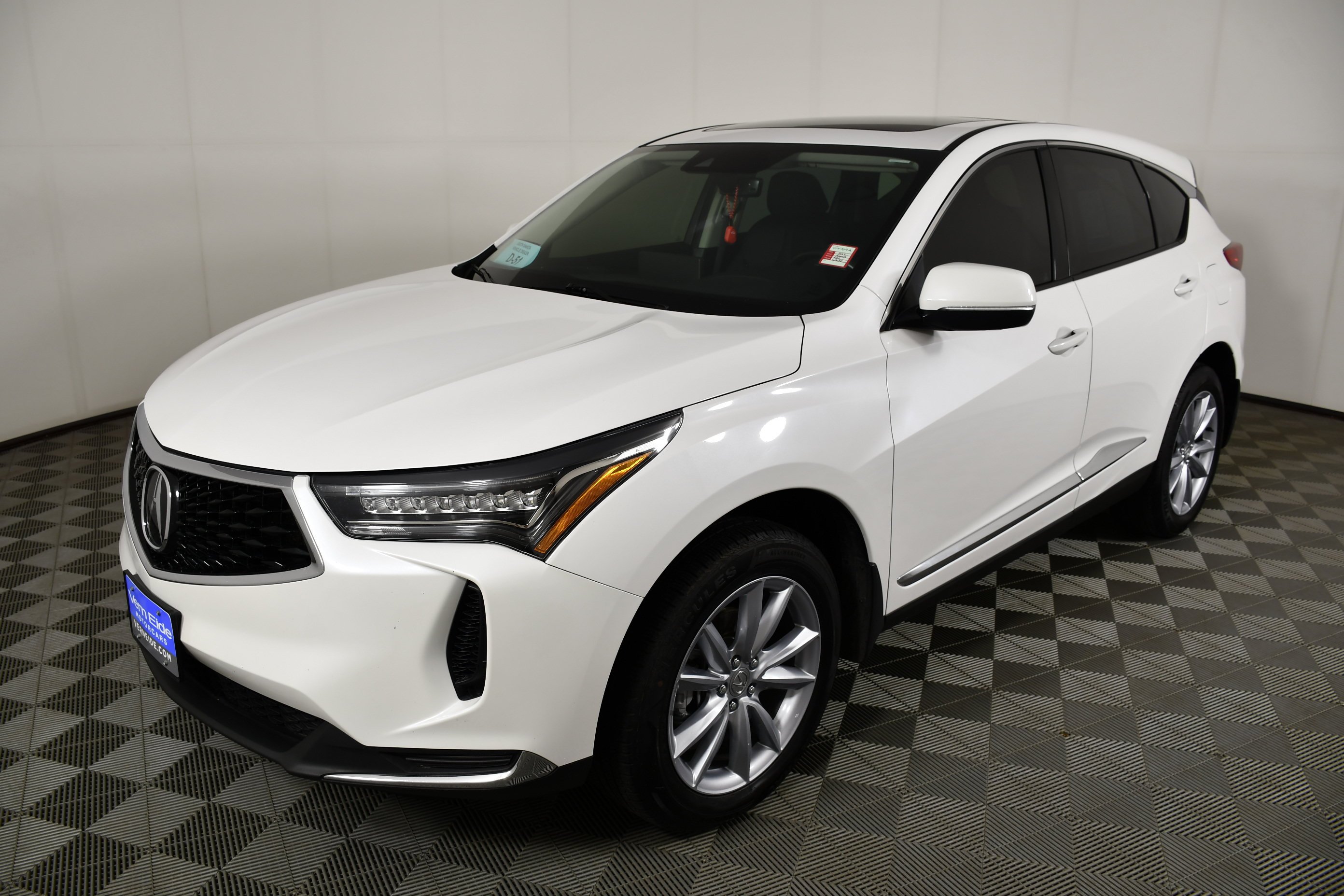 Used 2023 Platinum White Pearl Acura Base image 10