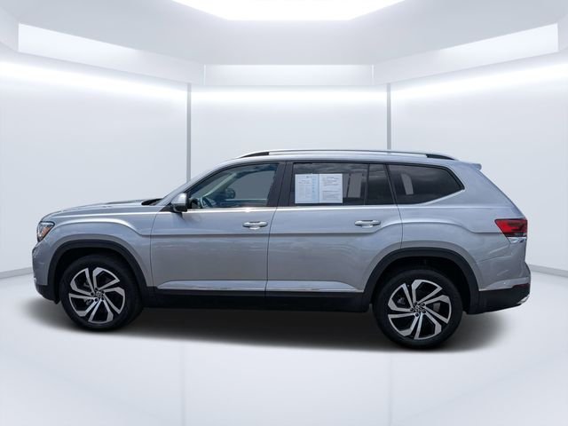 Certified Used 2022 Silver Volkswagen SEL image 5