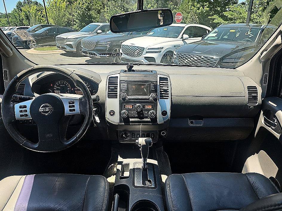 Used 2015 Arctic Blue Metallic Nissan SV image 28