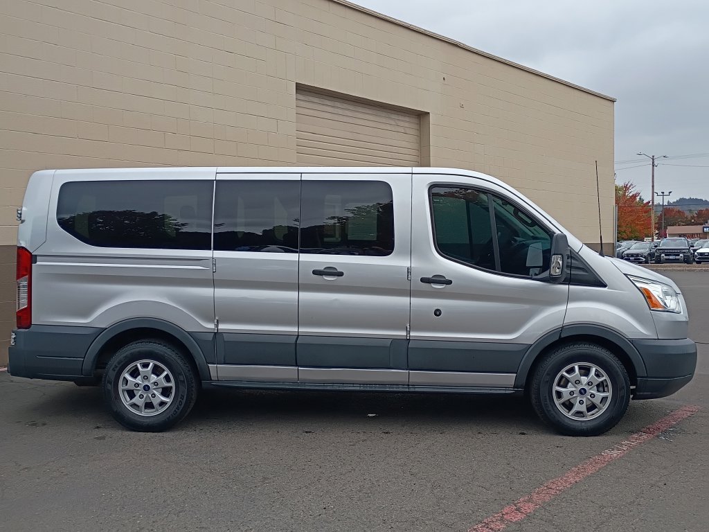 Used 2015 Ingot Silver Ford XLT image 3