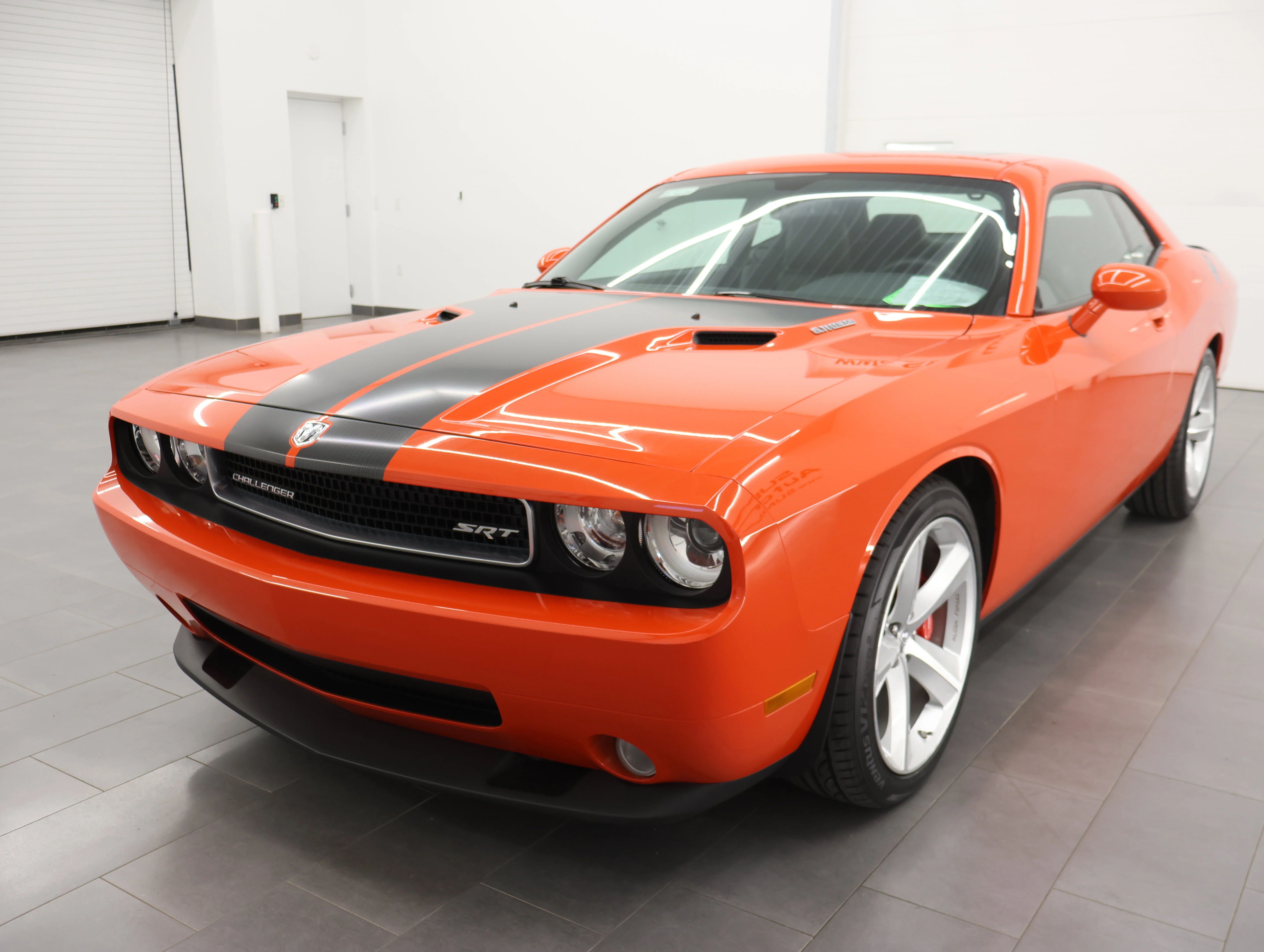 Used 2009 Hemi Orange Pearl Dodge SRT8 image 7