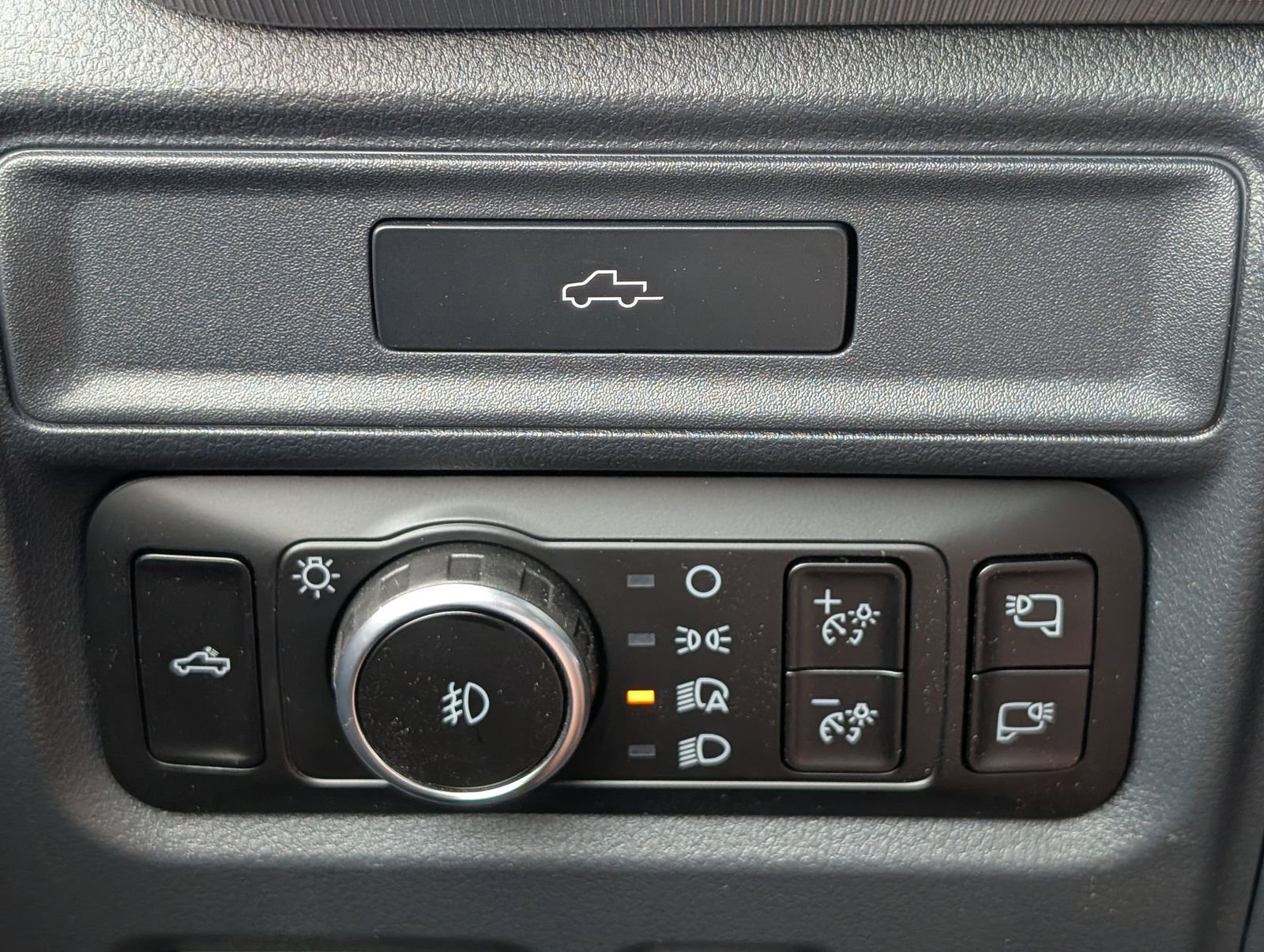 New 2026 Carbonized Gray Metallic Ford Platinum image 25