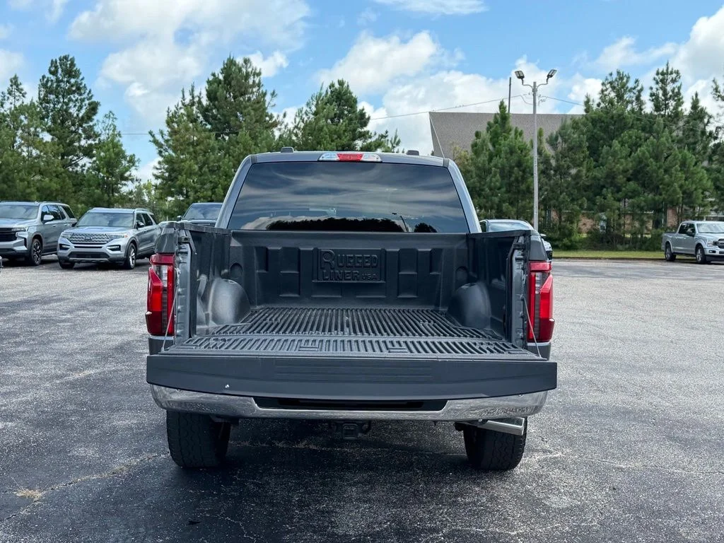 Used 2025 Gray Ford XLT image 11