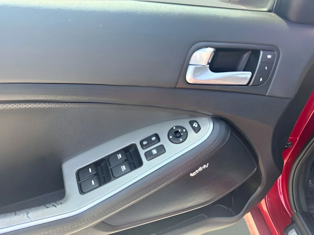 Used 2015 Red Kia SX image 22