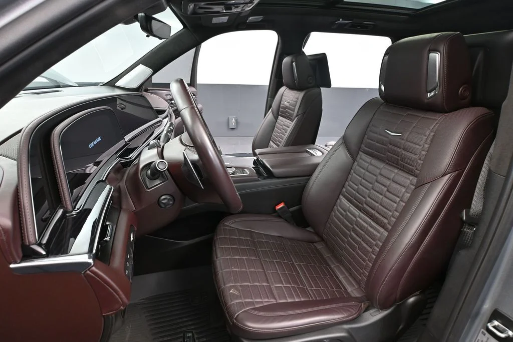 2024 Cadillac Escalade V-Series - Photo 19