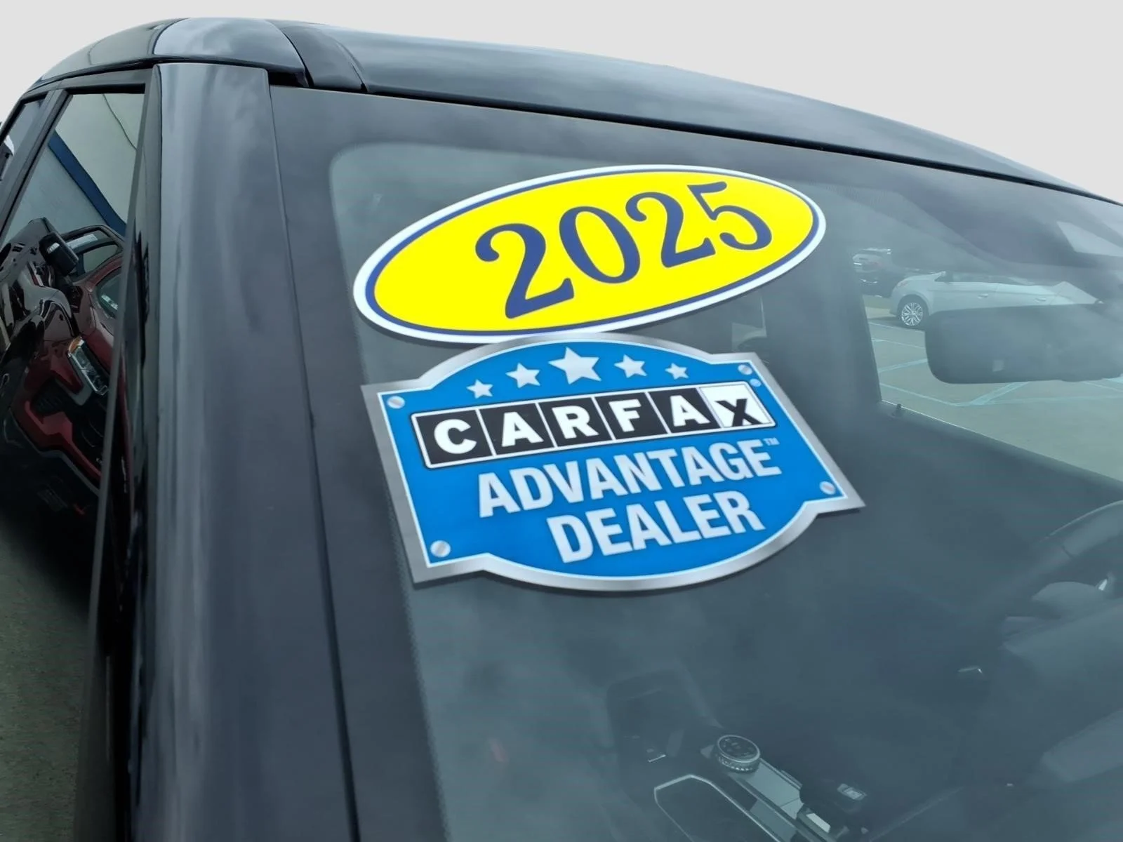 Used 2025 Blue Mitsubishi SE image 9