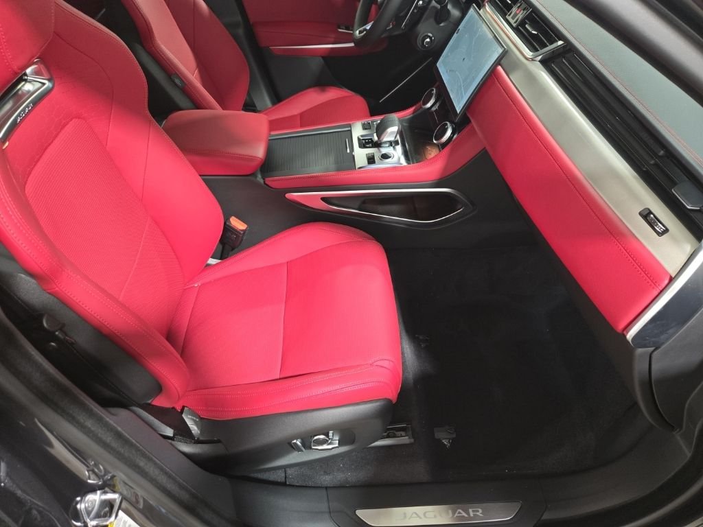 2026 Jaguar F-Pace R-Dynamic S - Photo 24