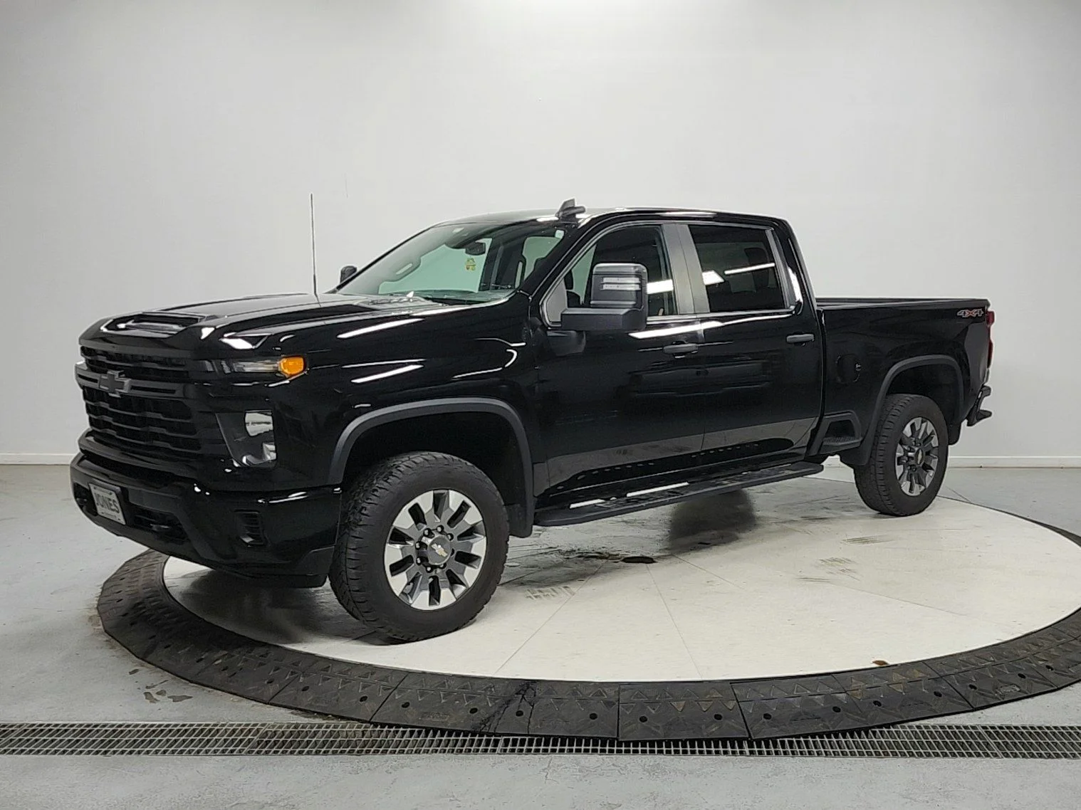 Used 2024 Black Chevrolet Custom image 3