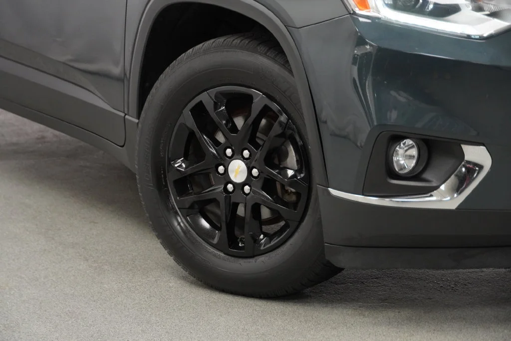 Certified Used 2018 GRAPHITE METALLIC Chevrolet LT Cloth image 7