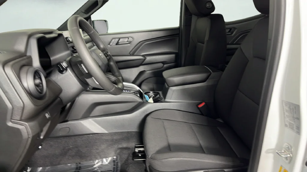 New 2026 Summit White Chevrolet Trail Boss image 14