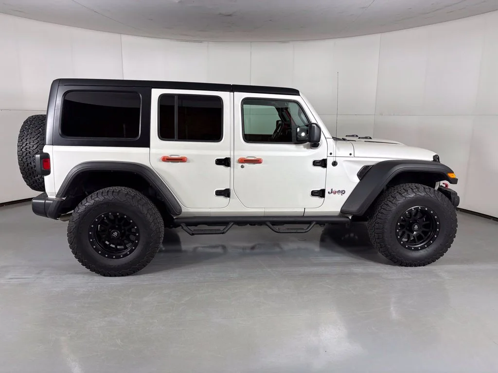 Used 2023 Red Jeep Rubicon image 9