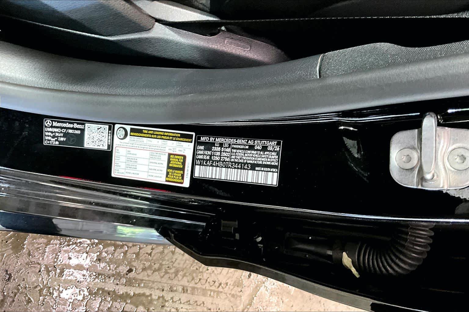 New 2026 040/Black Mercedes-Benz C 300 image 13