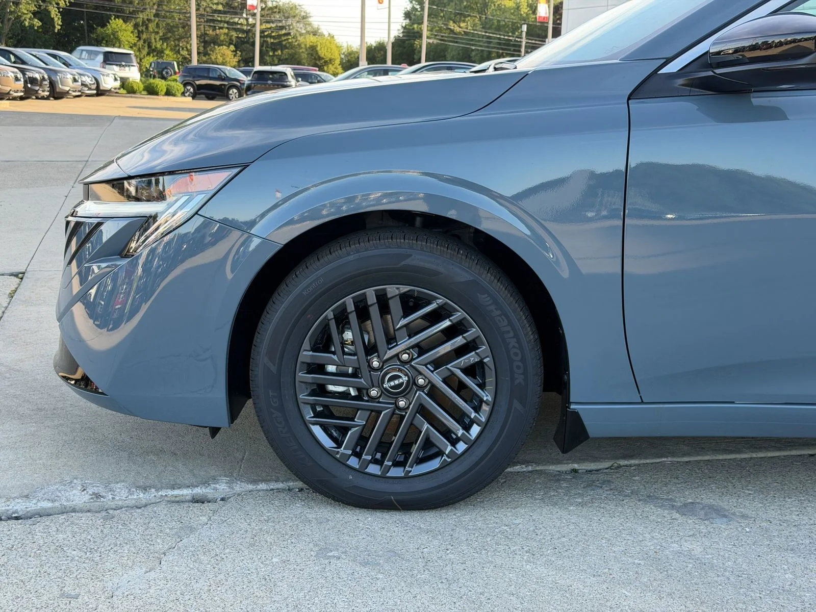 New 2027 Atlantic Gray Metallic Nissan SV image 11