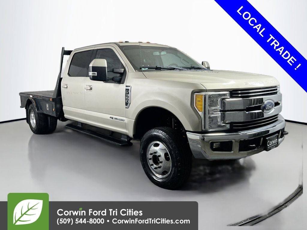 2017 Ford F-350 Super Duty Chassis Cab Lariat