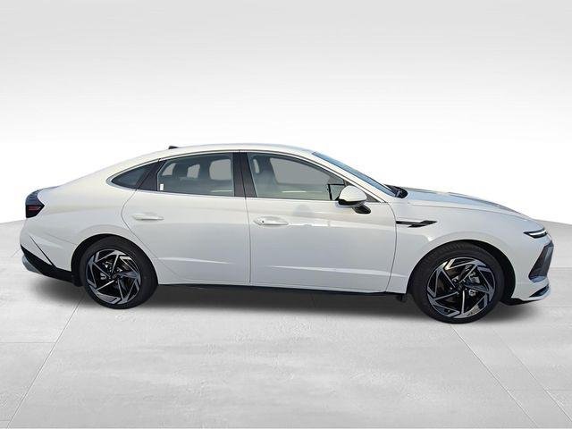 New 2026 White Hyundai SEL Sport image 9