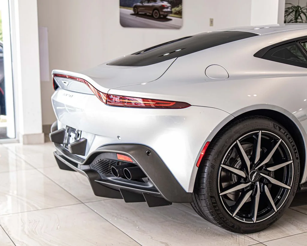 Used 2020 Silver Aston Martin Base image 12