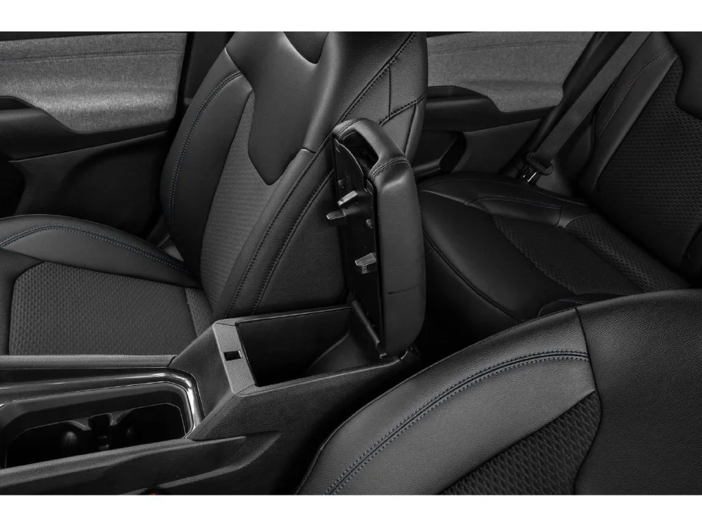 Used 2025 Diamond Black Cry Jeep Sport image 8