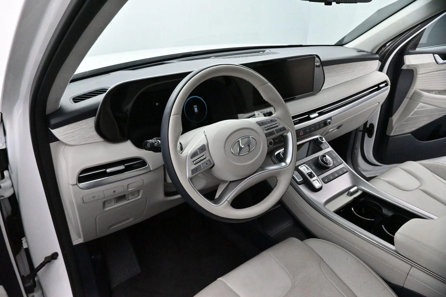 Used 2024 Hyper White Hyundai Calligraphy image 18