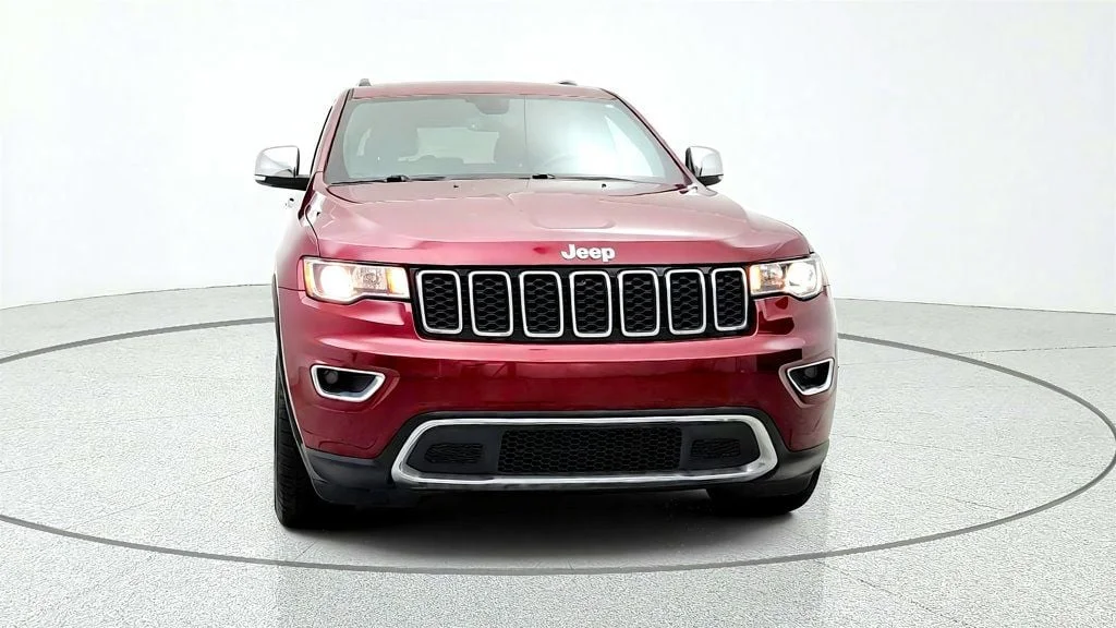 Used 2019 Velvet Red Pearlcoat Jeep Limited 4x2 image 2