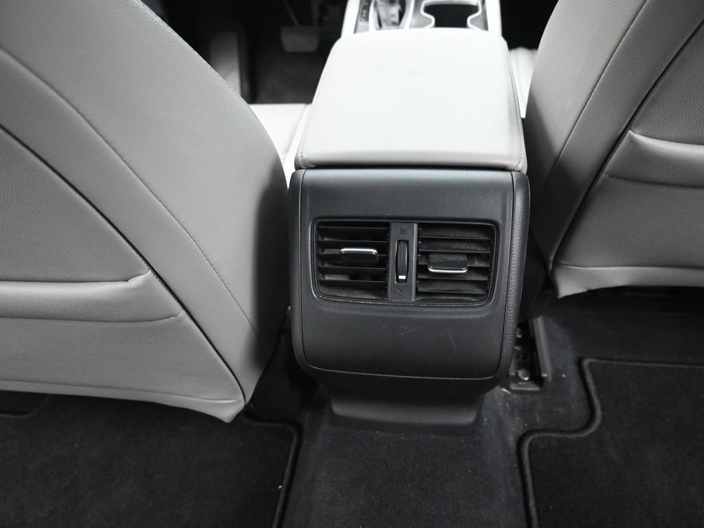 Used 2019 Silver Honda EX-L image 10