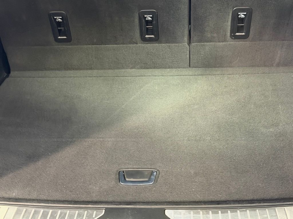 Used 2025 White GMC Denali image 32