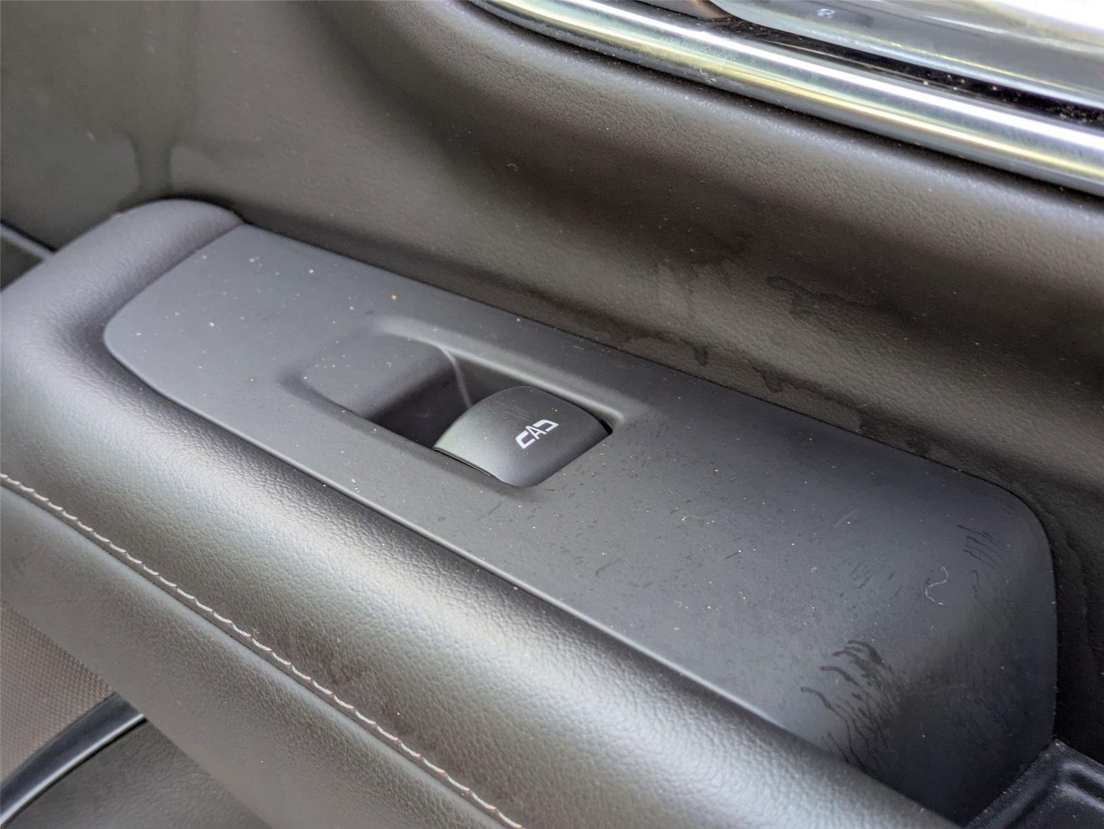 Used 2024 Summit White Chevrolet LT image 33
