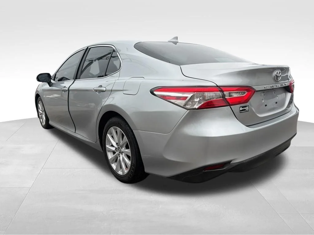 Used 2019 Silver Toyota LE image 3