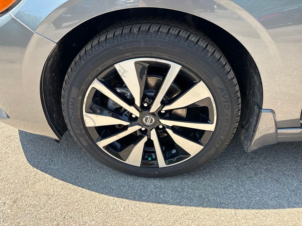 Used 2023 Gray Nissan SV image 10