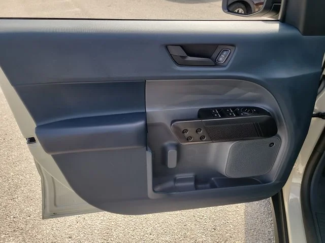 Used 2024  Ford Lariat image 16