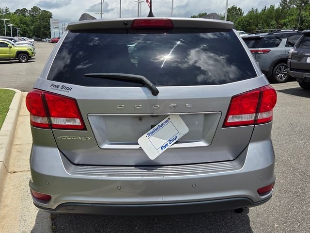 Used 2019 Silver Dodge SE image 8
