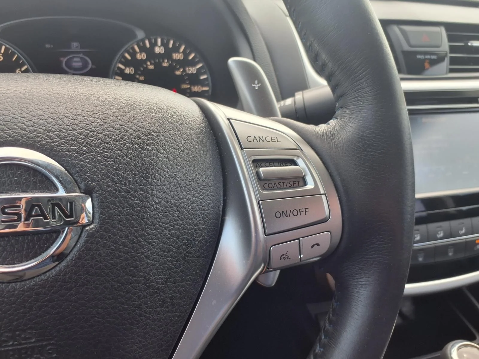 Used 2018 Black Nissan 2.5 SR image 17