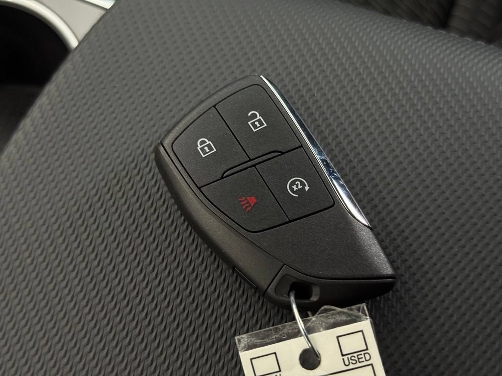 New 2026 Summit White Chevrolet LT image 30