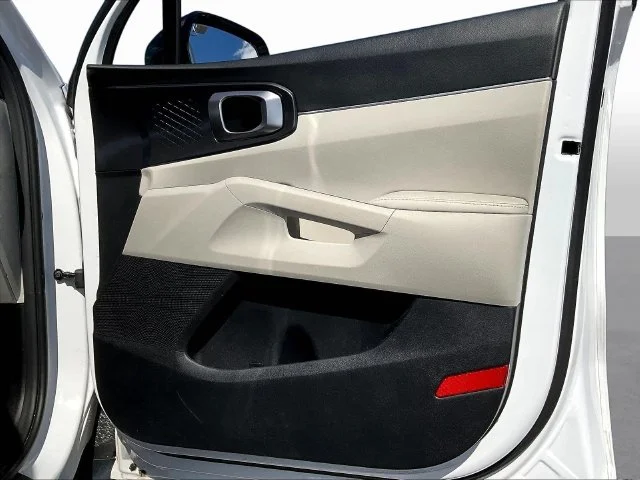 Used 2023 White Kia S image 30