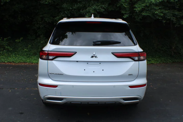 Used 2024 White Mitsubishi SEL image 16