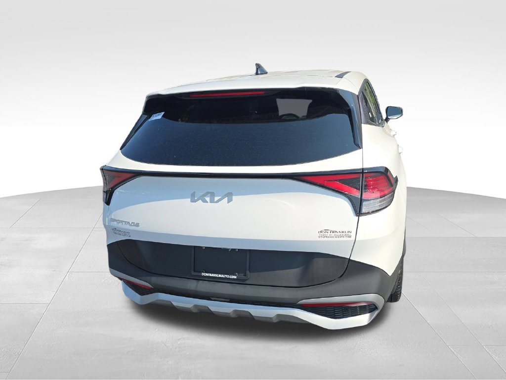 Used 2023 White Kia EX image 5