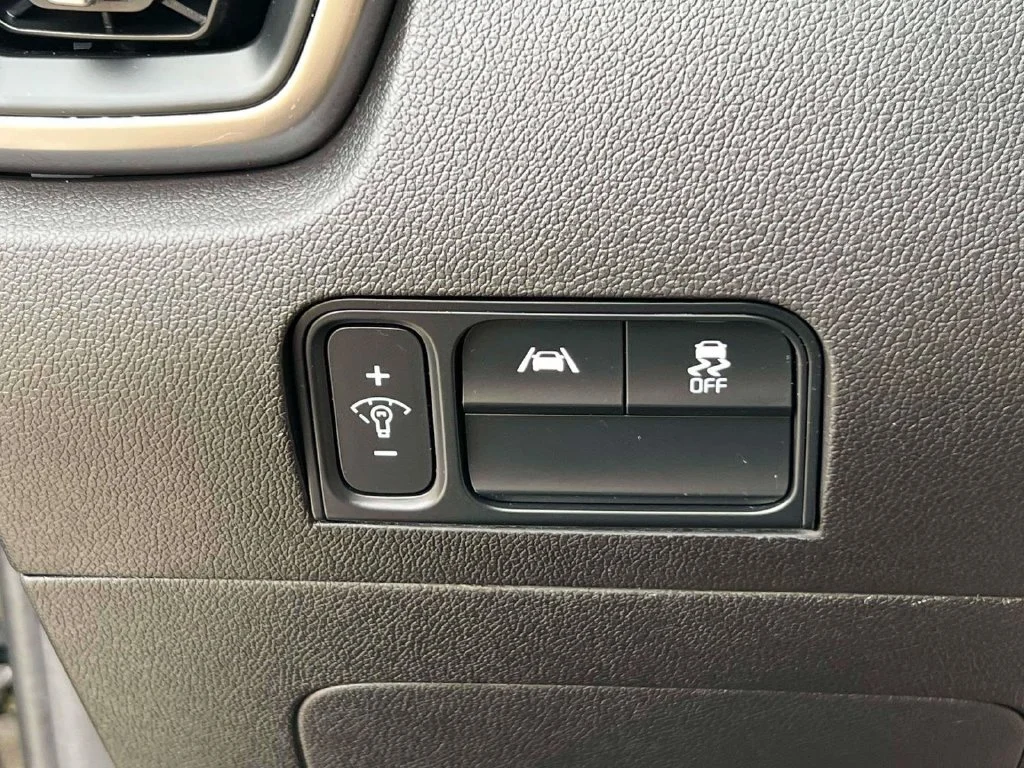 Used 2023 Black Kia LX image 21
