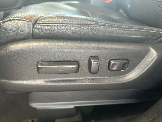 Used 2016  Honda Touring image 16