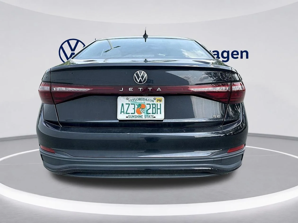 Used 2025 Black Volkswagen 1.5T SE image 4