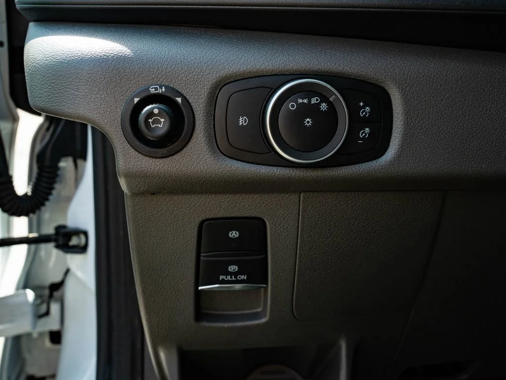 Used 2024 Oxford White Ford XLT image 39